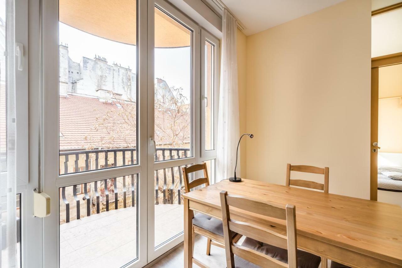 Bpr Vivid Downtown Vibe With Balcony Apartment Budapest Exterior photo